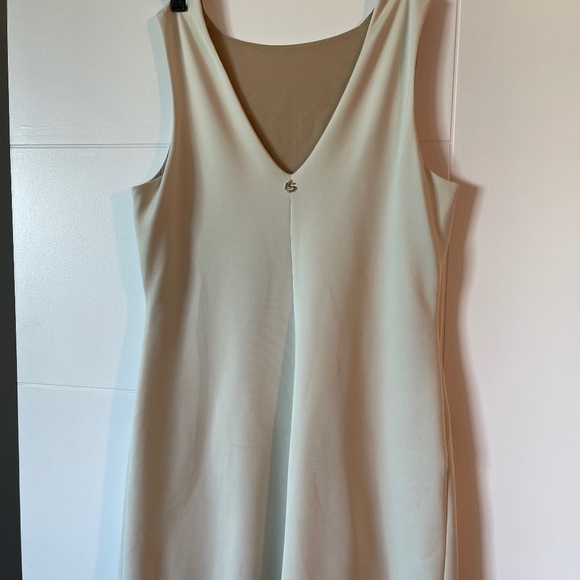 Mini dress - Picture 4 of 8